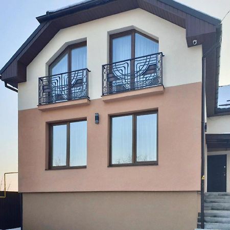 Apartment Sweethome 1 Free Parking Uzhhorod Ngoại thất bức ảnh