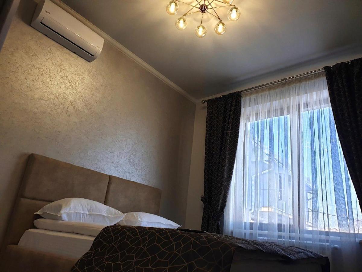 Apartment Sweethome 1 Free Parking Uzhhorod Ngoại thất bức ảnh