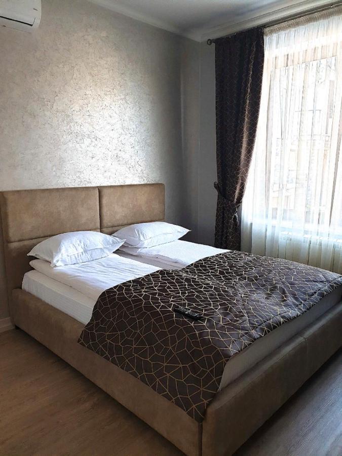 Apartment Sweethome 1 Free Parking Uzhhorod Ngoại thất bức ảnh